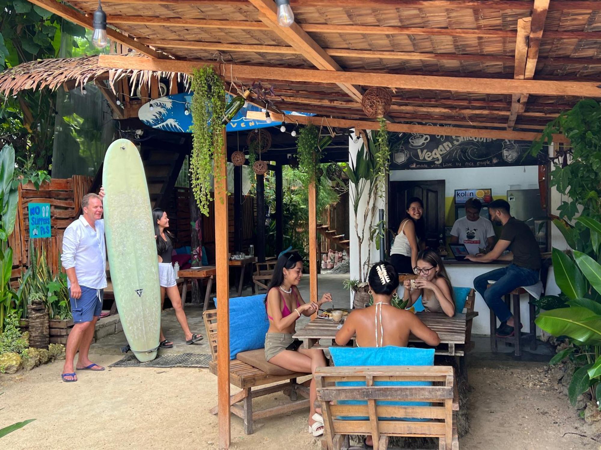 Wave Retreat Hostel General Luna  Bagian luar foto